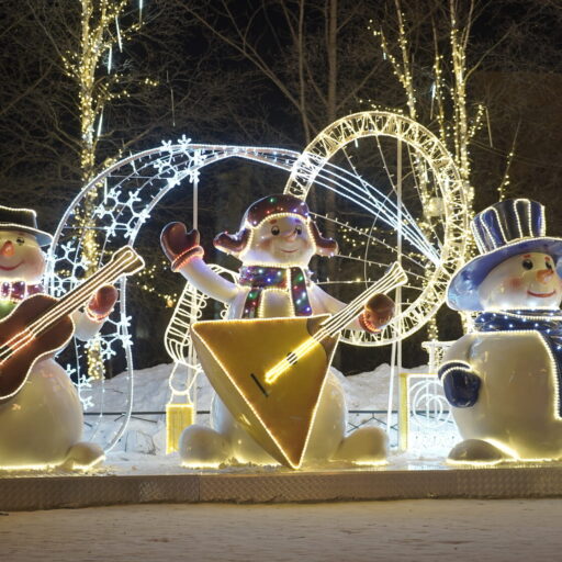 Композиция №4 Снеговики с музыкальными инструментами