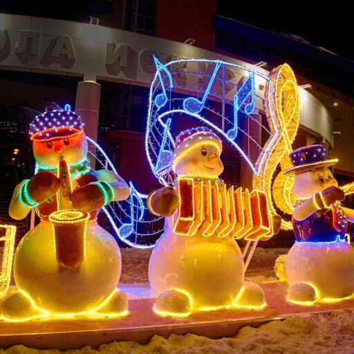 Композиция №3 Снеговики с музыкальными инструментами